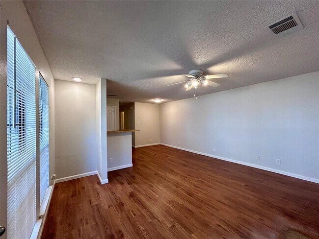 Building Photo - 9303 Kempler Dr