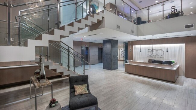Foto del edificio - 500 Knights Run Ave