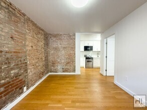 Building Photo - GREENE AVENUE / Spacious 1-Bed 1-Bath / Mi...