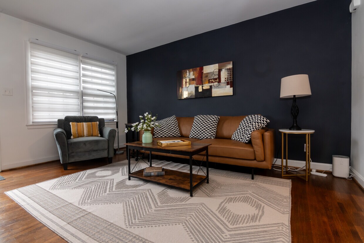 Family Room - 1344 Briar Creek Rd