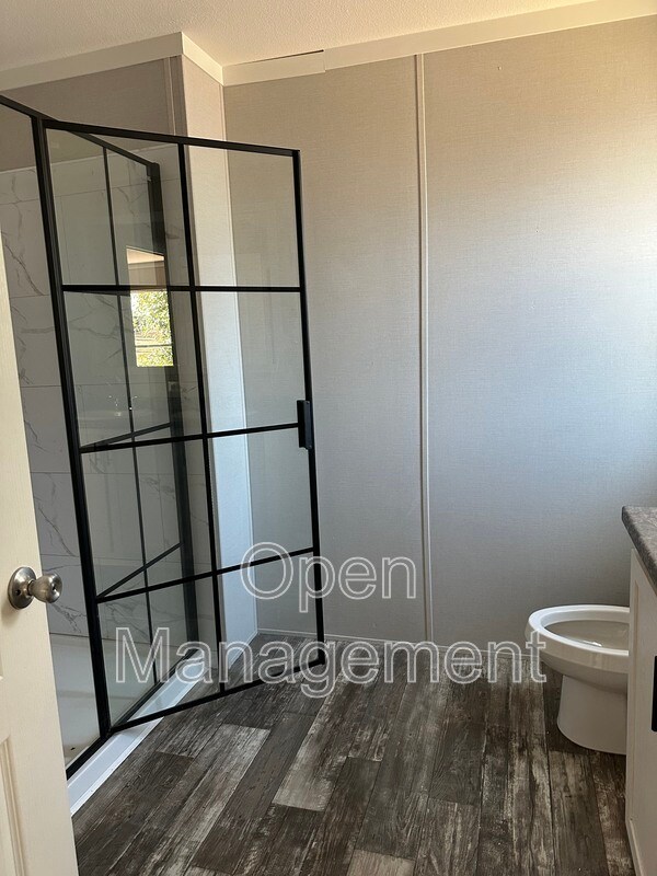 Building Photo - 356 Bayhead Dr