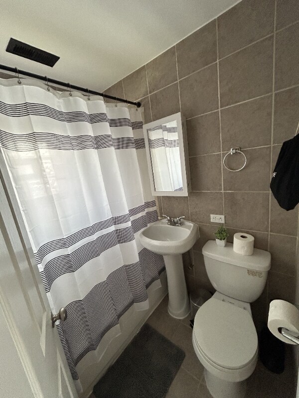 Foto del edificio - 3034 W Montrose Ave