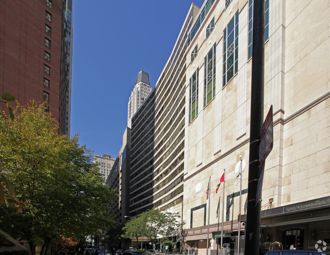 110 E Delaware Pl, Chicago, IL 60611 Apartments Chicago, IL