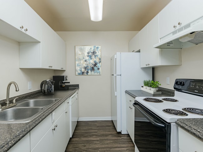 Building Photo - Spanish Trace