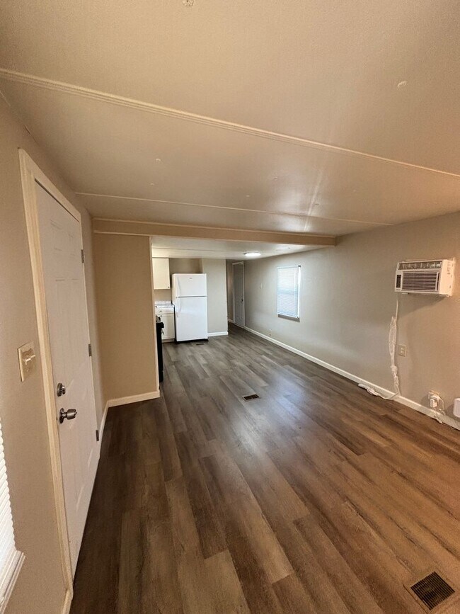 Foto del edificio - Available Now!