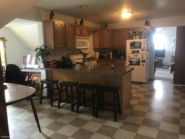 Foto del edificio - 2 br, 1 bath  - 2125 Banks Ave Apt 4