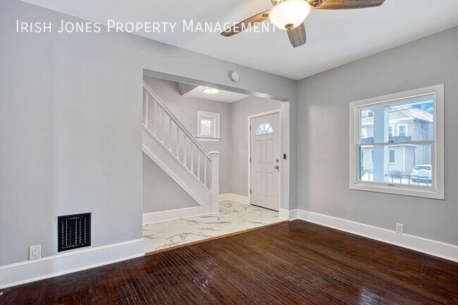 Foto del edificio - 16 Mesmer Ave