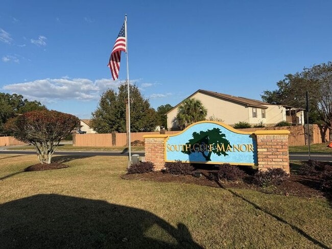 Building Photo - Pensacola - South Gulf Manor - 3 bedroom, ...