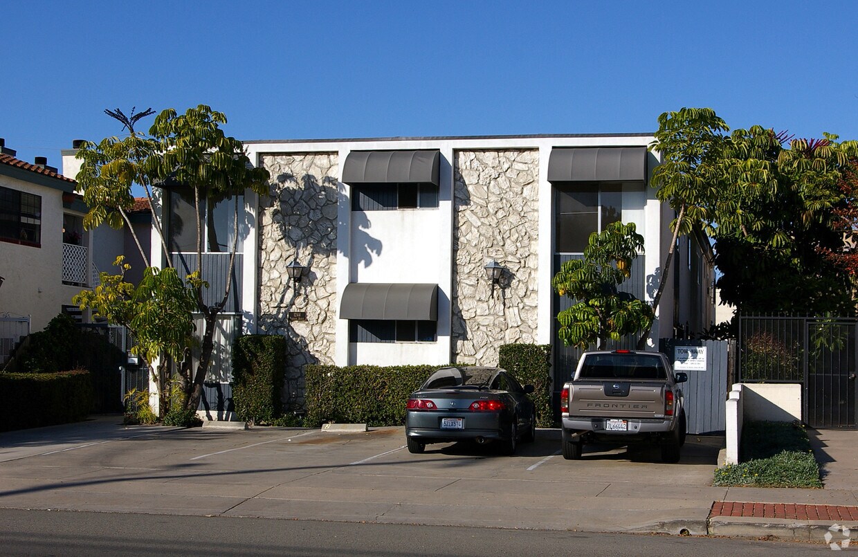 Foto del edificio - 1244 Robinson Ave