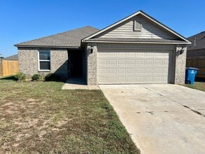 Building Photo - 416 Foxtrot Ter