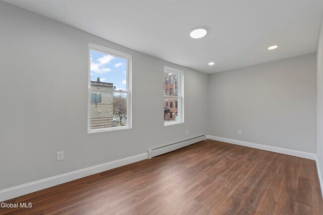 Building Photo - 69 2nd St