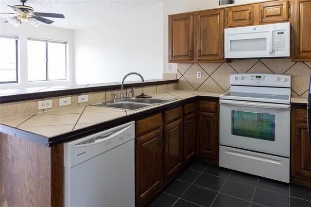 Foto del edificio - 824 Middle Cove Dr