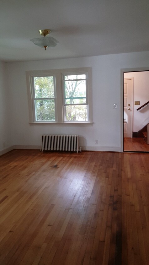 living room - 344 Ellsworth St