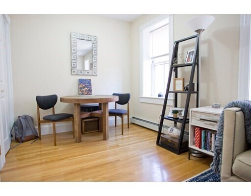 Primary Photo - 7 Anderson St