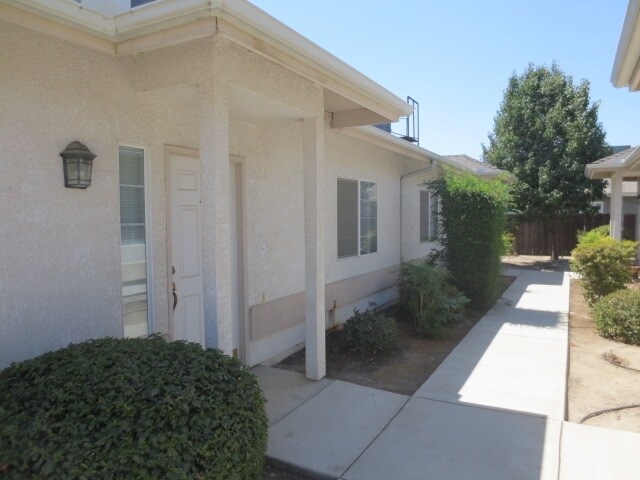Building Photo - 748-760 Jana Way
