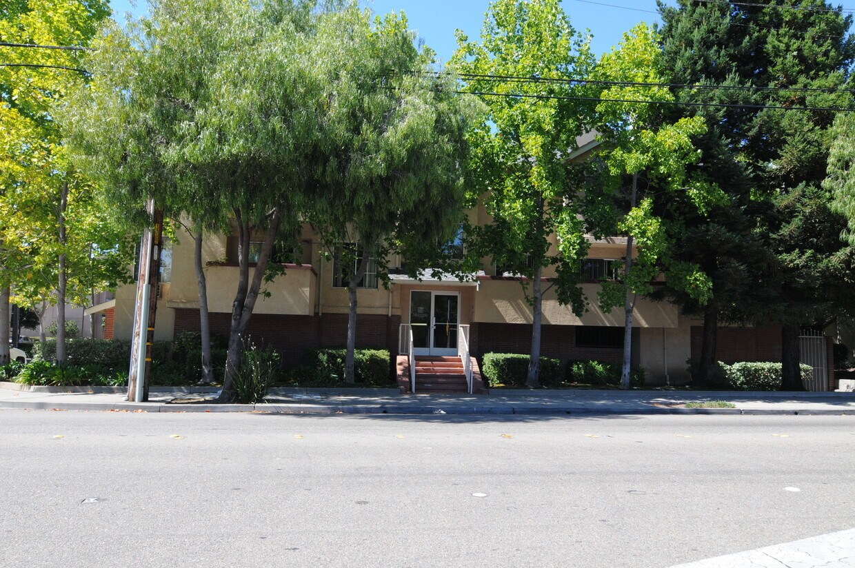 Building Photo - 1302 B St
