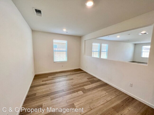 Foto del edificio - 3 br, 2 bath House - 6880 E Dwight Way