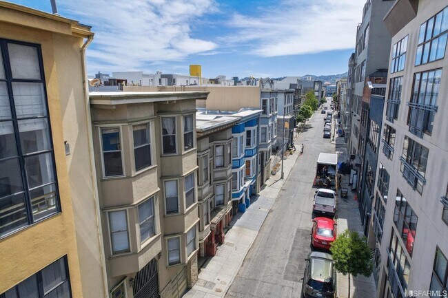 Building Photo - 643 Minna St
