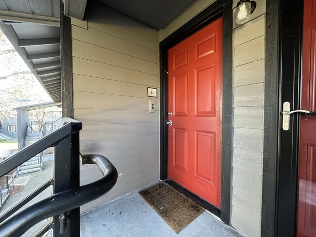 Building Photo - Spacious Second-Floor One Bedroom with Balcony, Stainless Steel Kitchen & Exterior Storage