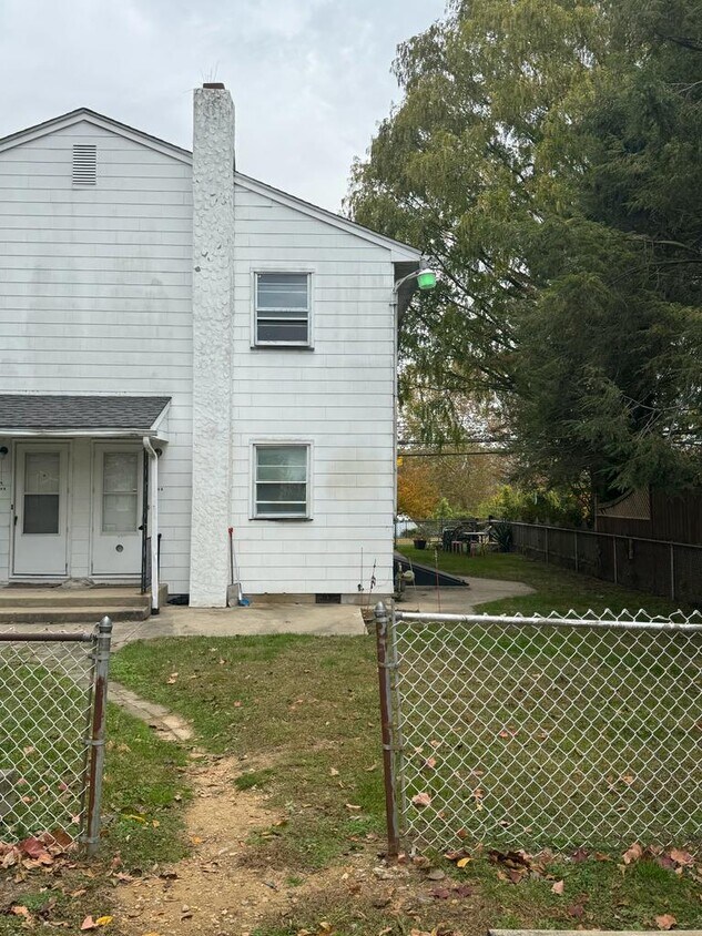 26 E Front St Unit 26B, Florence, NJ 08518 Room for Rent in Florence