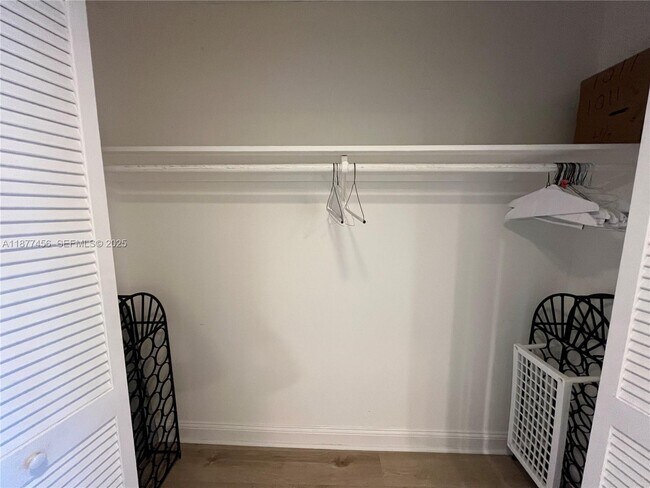 Foto del edificio - 11111 Biscayne Blvd