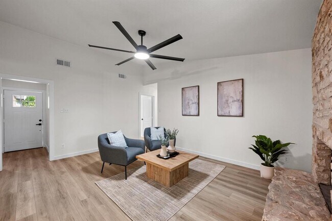 Foto del edificio - 7002 Teaberry Dr