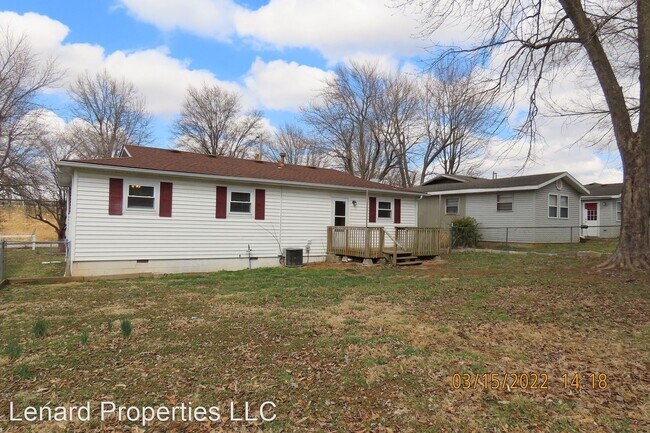 Building Photo - 3 br, 1.5 bath House - 1112 E Evergreen St