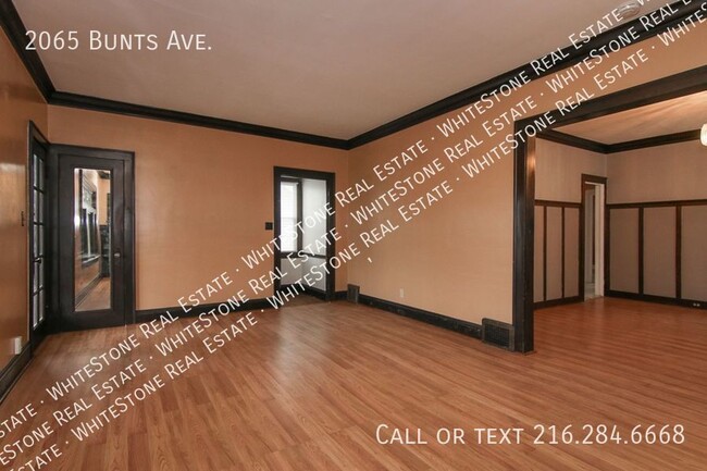 Building Photo - Explore Spacious Living in Lakewood