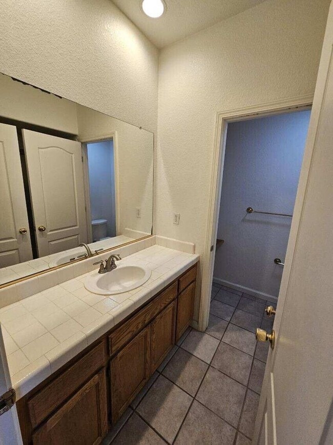 Building Photo - For Rent: 2 blocks from Stanislaus State U...