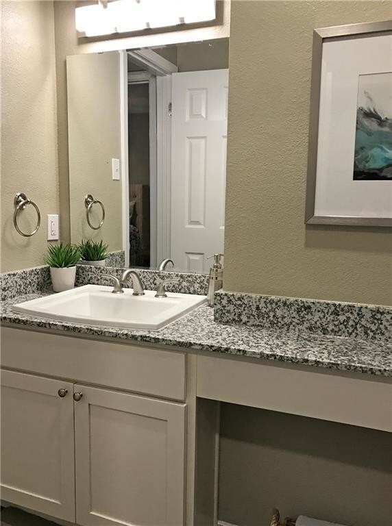 Foto del edificio - 10006 Regal Park Ln