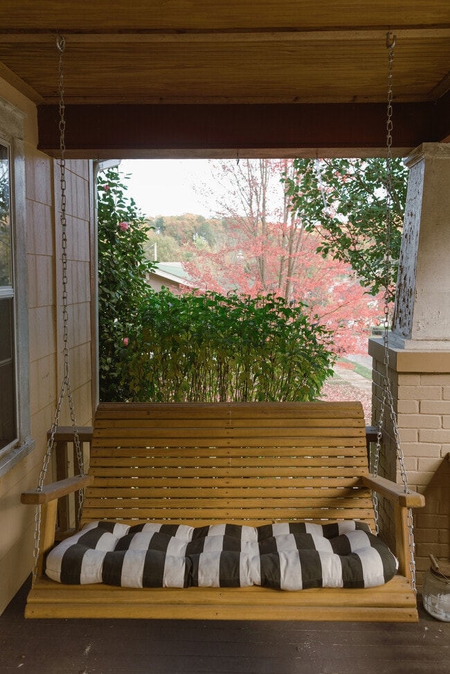 Photo - 1707 W 43rd St House