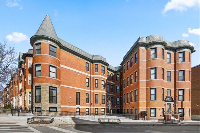 Foto del edificio - 2201 Brookfield Ave