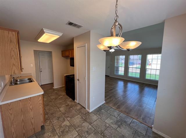 Building Photo - 1021 Courtney Dr