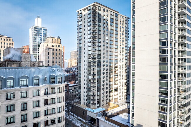 Alternar - Ritchie Court Condominiums