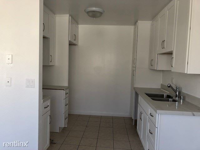 Building Photo - 12349 Oxnard St