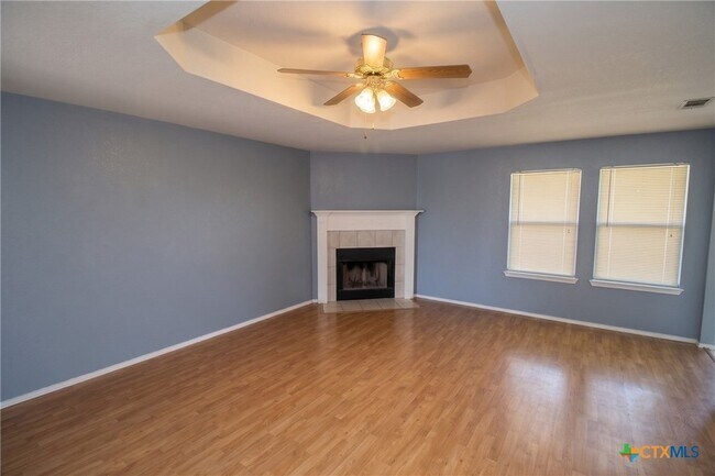 Foto del edificio - 5707 Montrose Dr