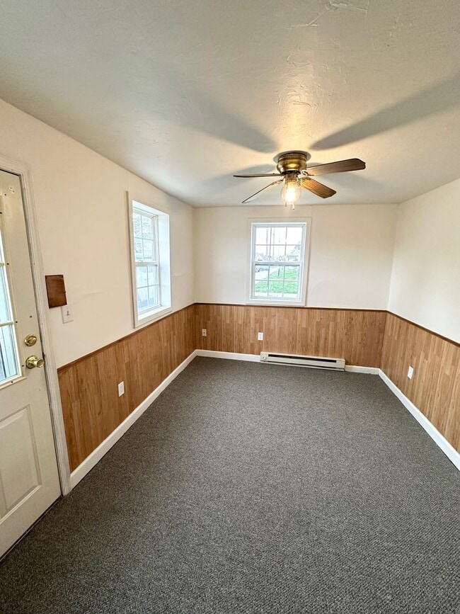 Building Photo - 556 Locust St