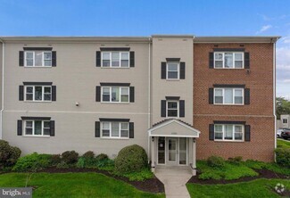 Building Photo - 6180 Greenwood Dr
