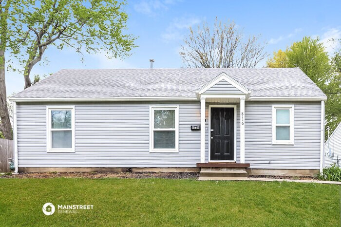 Foto principal - 8116 Grand Ave
