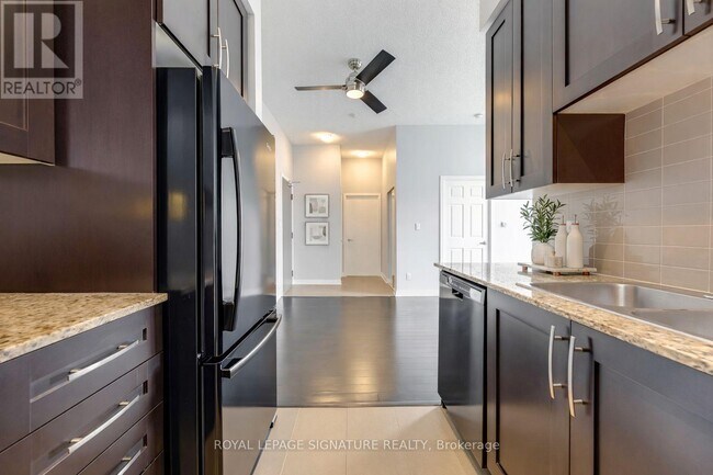 Photo du bâtiment - 4070 Confederation Pkwy