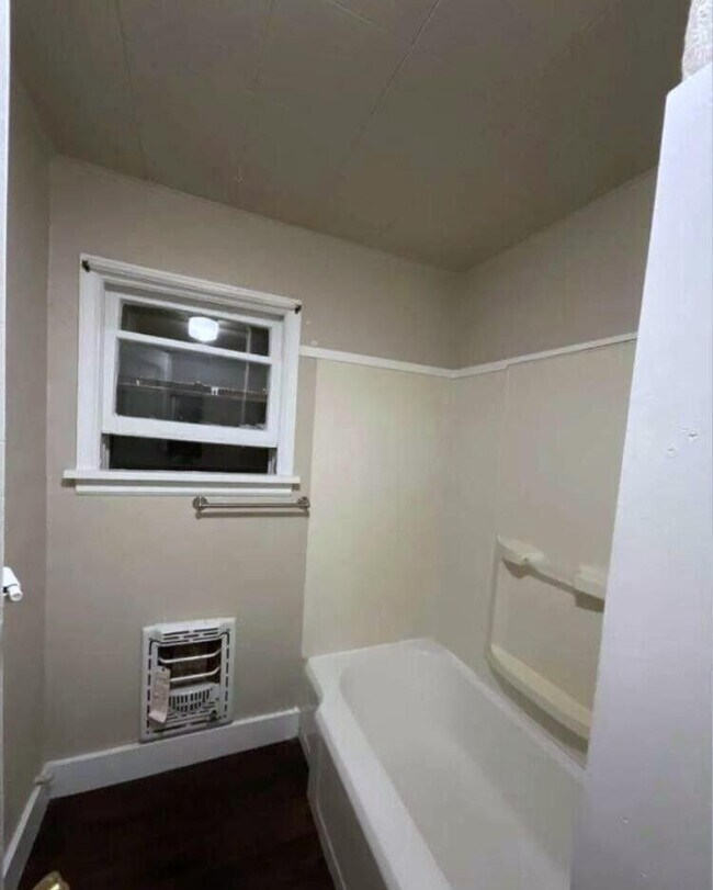 Foto del edificio - 1920 S Connor Ave