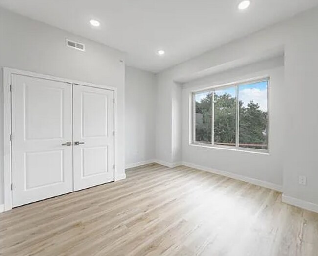 Foto del edificio - 2216 N Marshall St