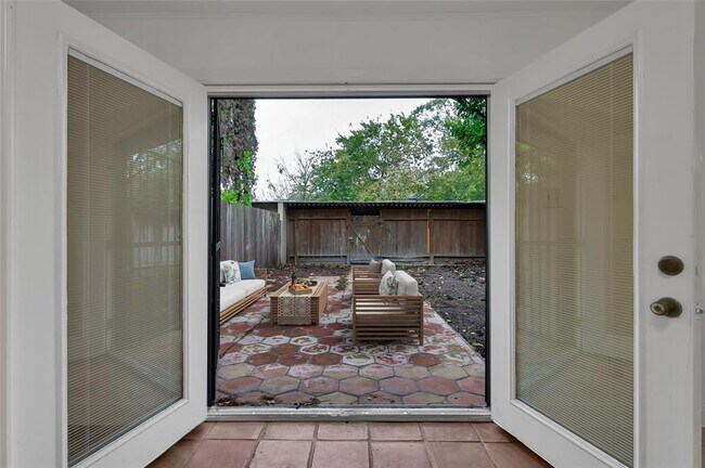 Foto del edificio - 10203 Beekman Pl Dr