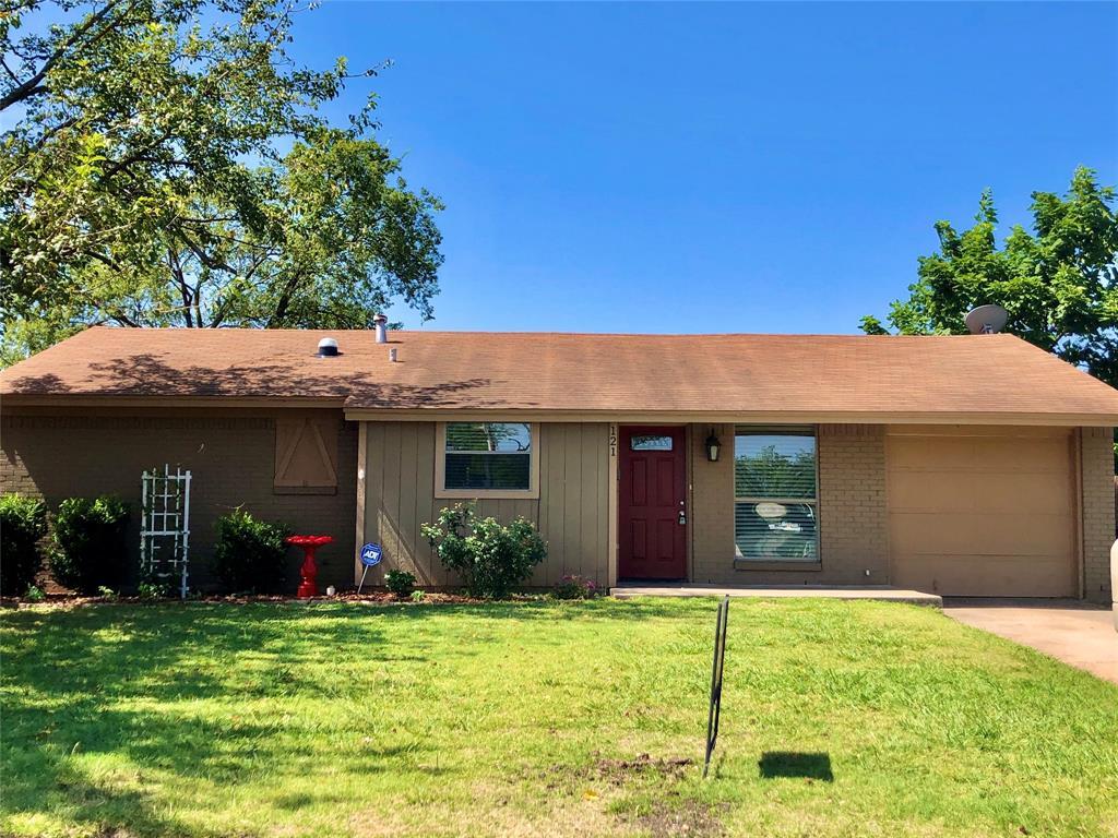 121 NW Springtide Dr, Burleson, TX 76028 House for Rent in Burleson