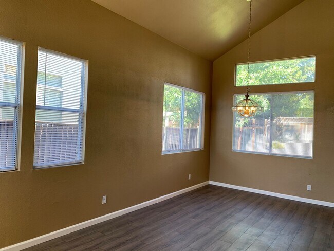 Foto del edificio - Fantastic Antioch Home!