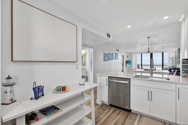 Foto del edificio - 9940 S Ocean Dr