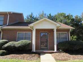 Building Photo - 102 Brandywine Dr NE