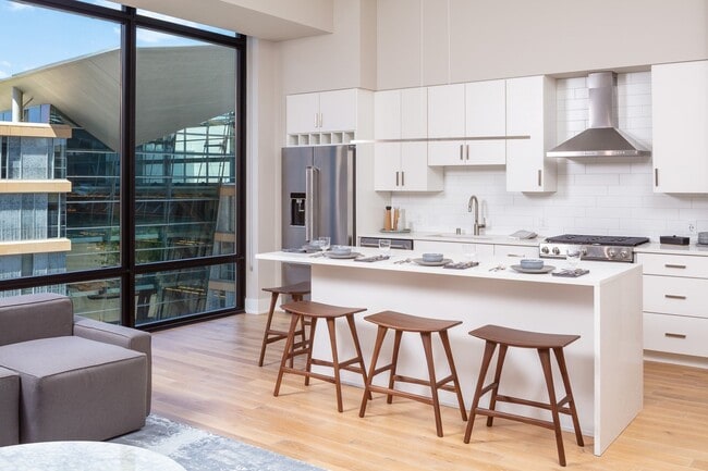 Interior Photo - 365 Nicollet