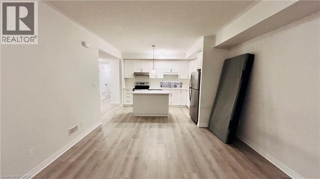 Building Photo - 142 Foamflower Pl