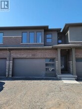 Building Photo - 4552-4552 Portage Rd